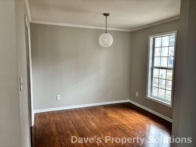 Building Photo - 617 Balfour Rd