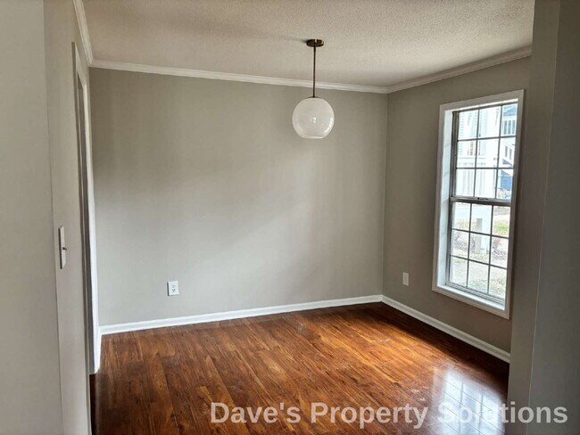 Foto del edificio - 617 Balfour Rd