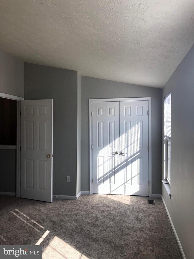Building Photo - 1327 Germander Dr