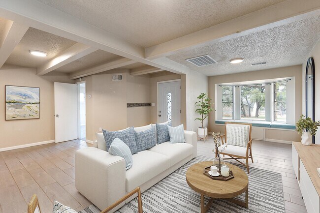 Foto del edificio - 400 N River Oaks Dr