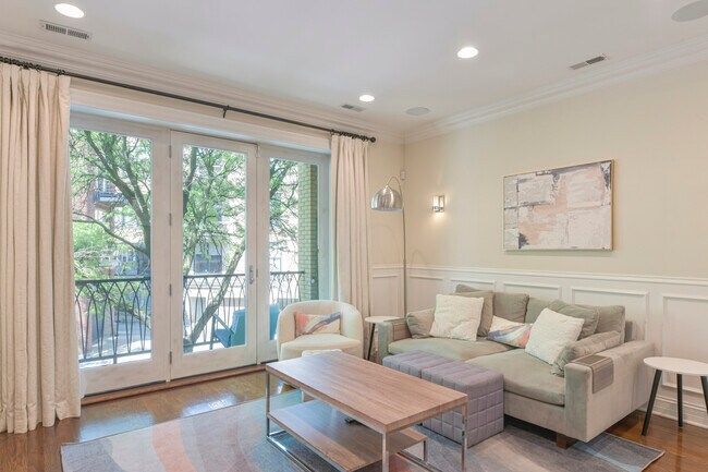Foto del edificio - 2223 W Wabansia Ave