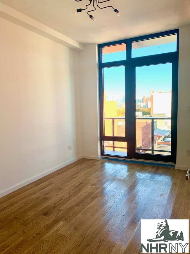 Foto del edificio - 610 Myrtle Avenue