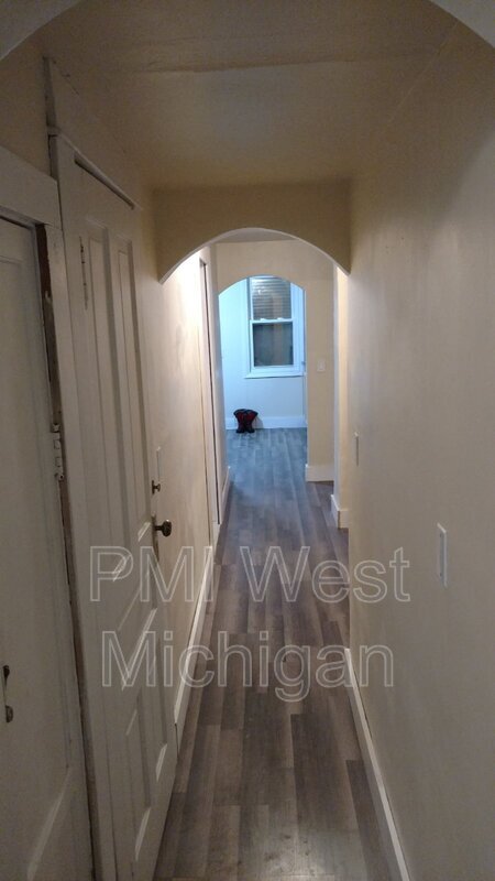 Foto del edificio - 2124 Eastern Ave NE