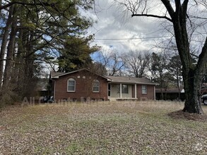 Building Photo - 410 Saundersville Ferry Rd