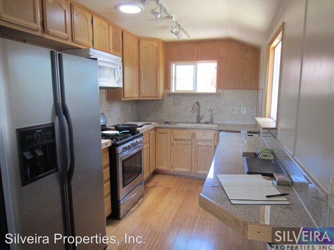 Building Photo - 208 Pabst Ln