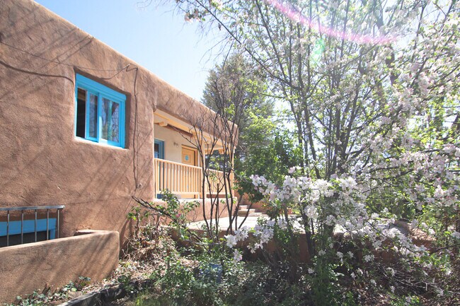 Foto del edificio - Canyon Road Mountain House