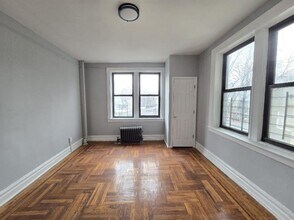 Building Photo - 160-166 Ellis Ave