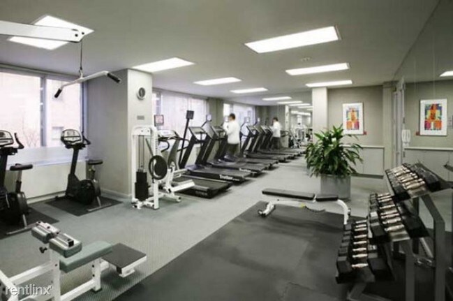 Foto del edificio - 15 W 60th St
