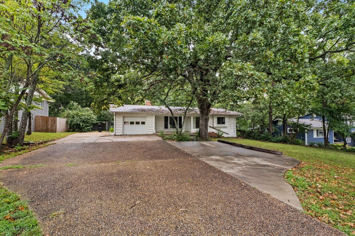 Primary Photo - 2057 N Old Wire Rd