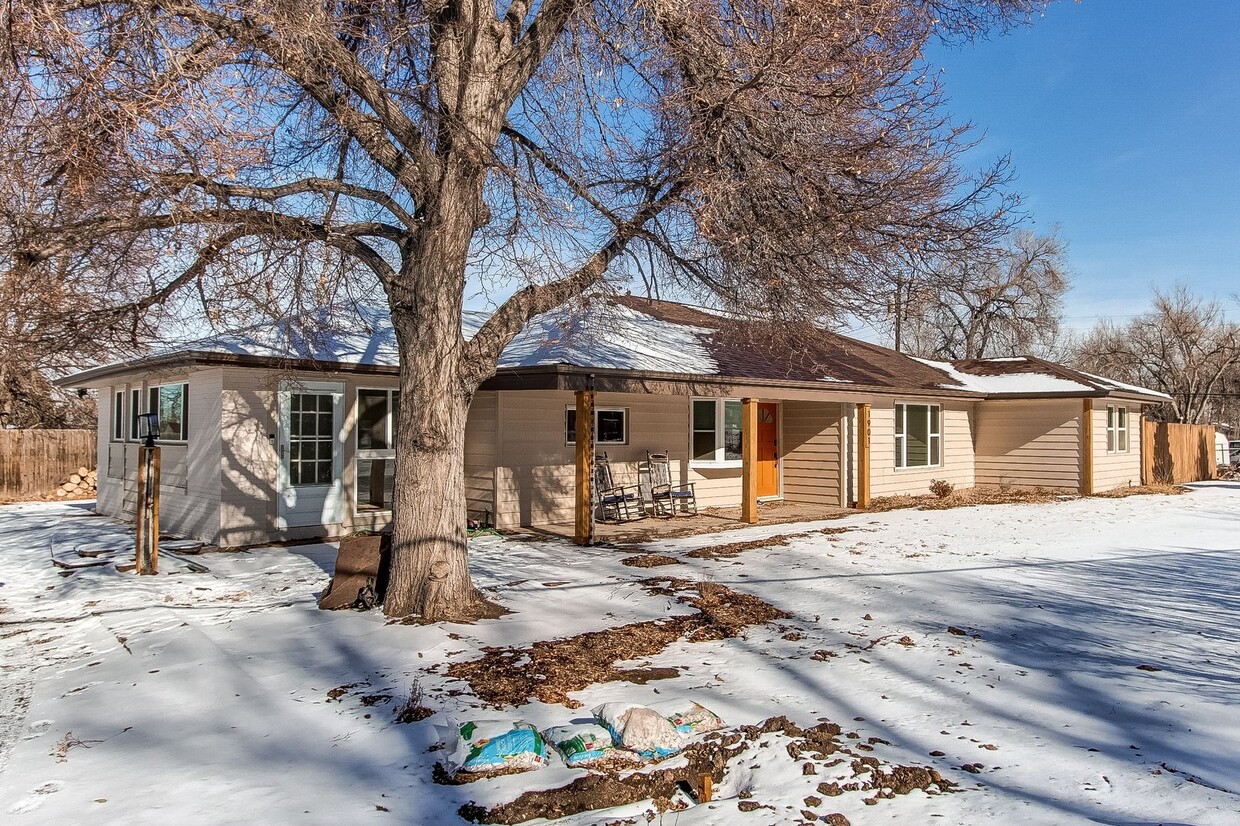 Foto principal - Charming & Spacious Home in Littleton