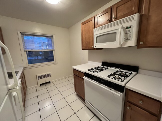 Foto del edificio - 826 E Henry Clay St