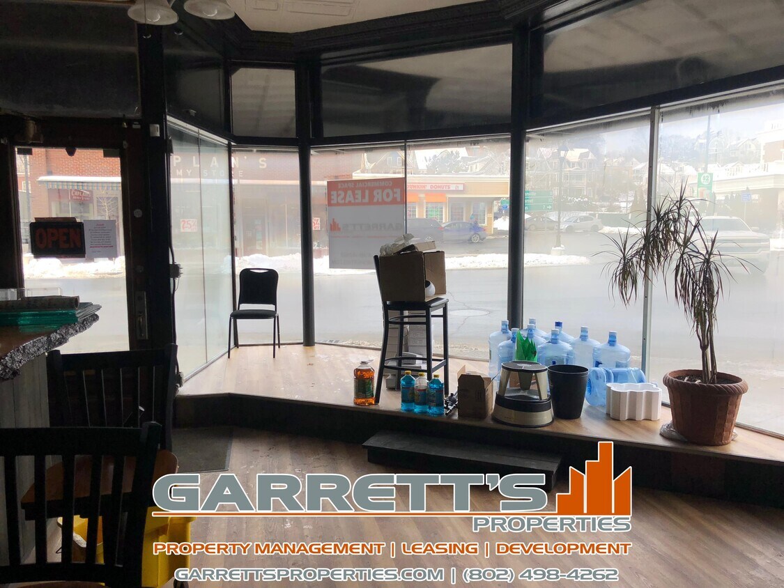 Foto principal - 462 Railroad St