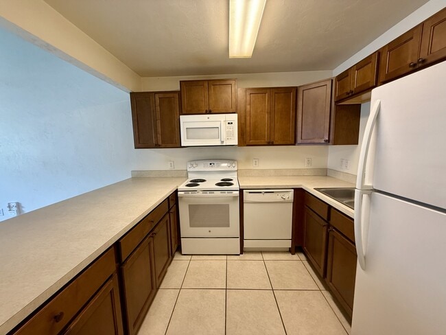 Building Photo - 4016 Chipola St