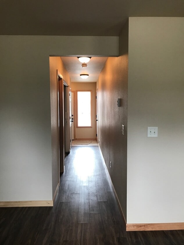 Primary Photo - 3 Bedrooms 2 1/2 Bathroom Townhouse