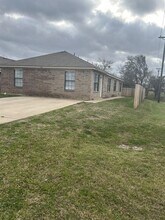 Building Photo - 401 Ave T