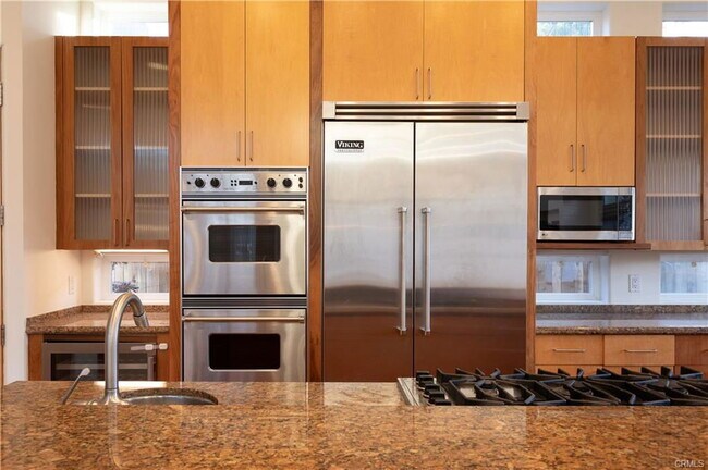 Building Photo - 1048 14th St