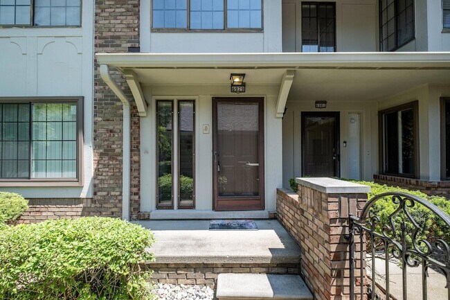 Foto del edificio - 6979 Pebble Creek Woods Dr