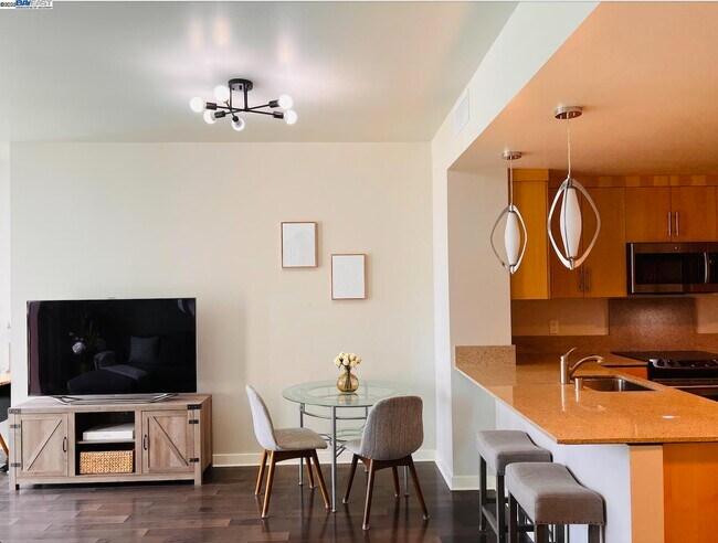 Foto del edificio - 38 N Almaden Blvd