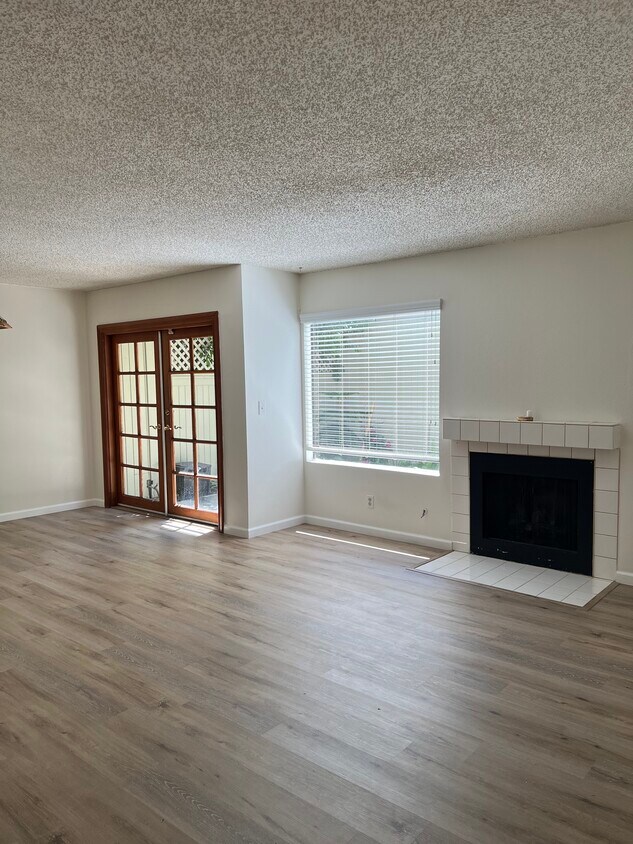 Primary Photo - 22139 Burbank Blvd