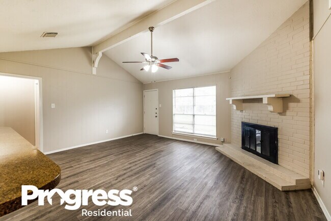 Building Photo - 12126 Plumbrook Dr
