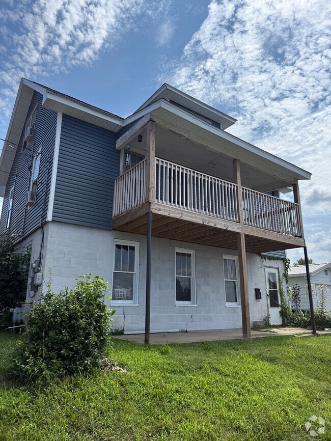 Building Photo - 135 Sheldon Ave