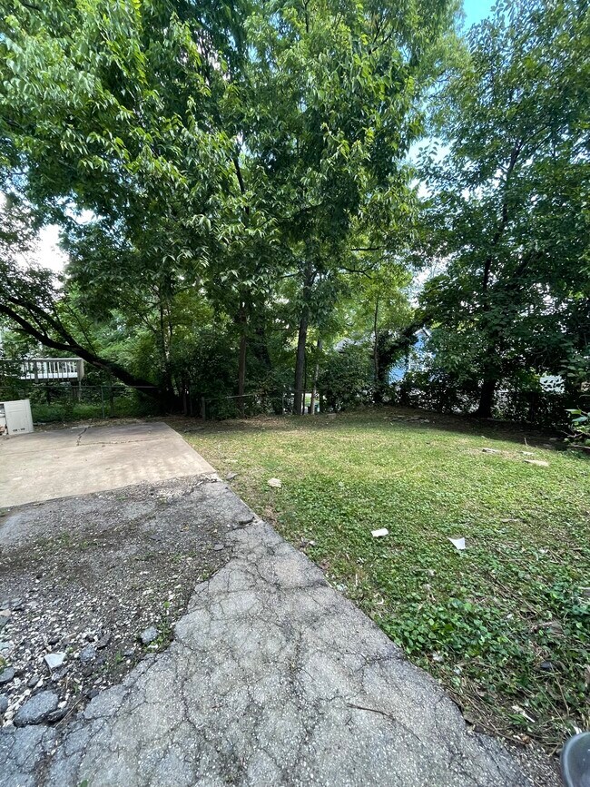 Building Photo - 1660 Dewey Ave