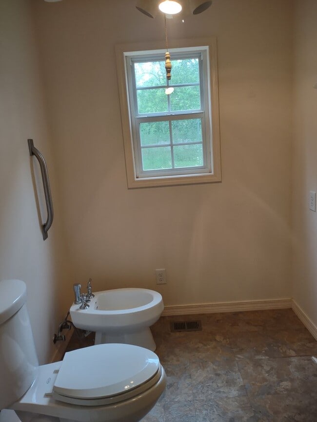 Building Photo - 3832 35th St