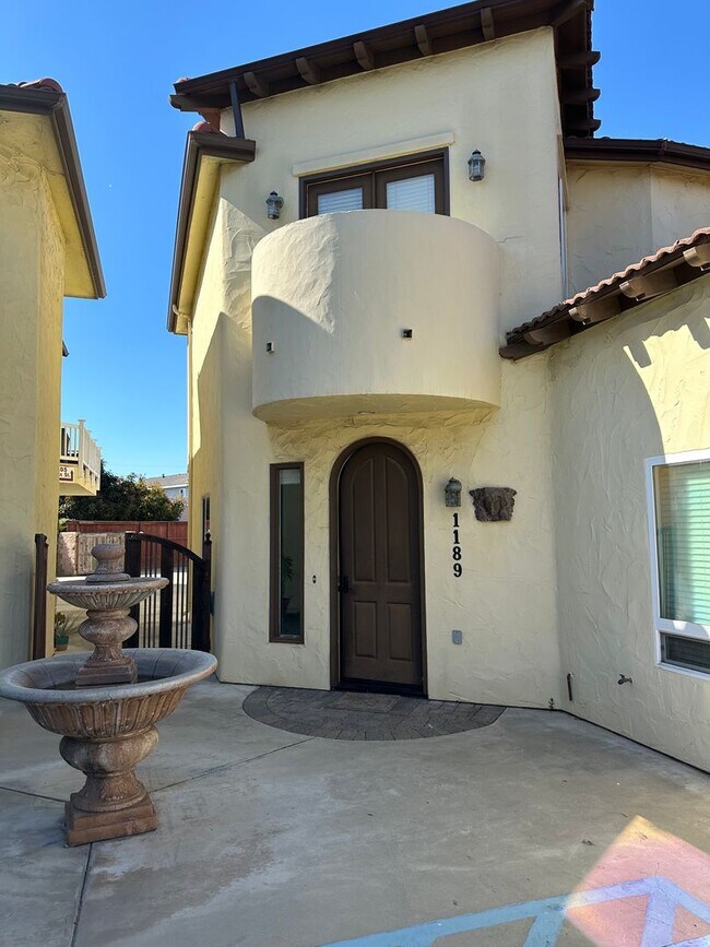 Building Photo - 1187-1191 Main St