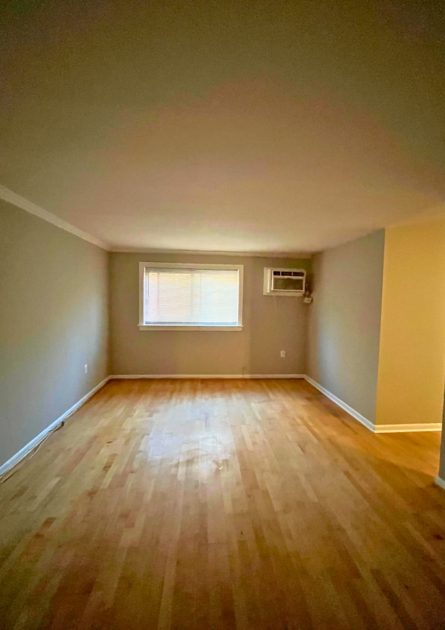 Building Photo - Modern 2-Bedroom Apartment with In-Unit La...