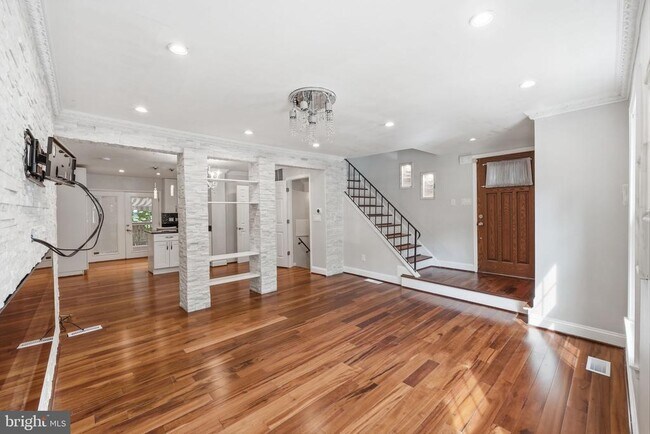 Building Photo - 8562 Tyrolean Way
