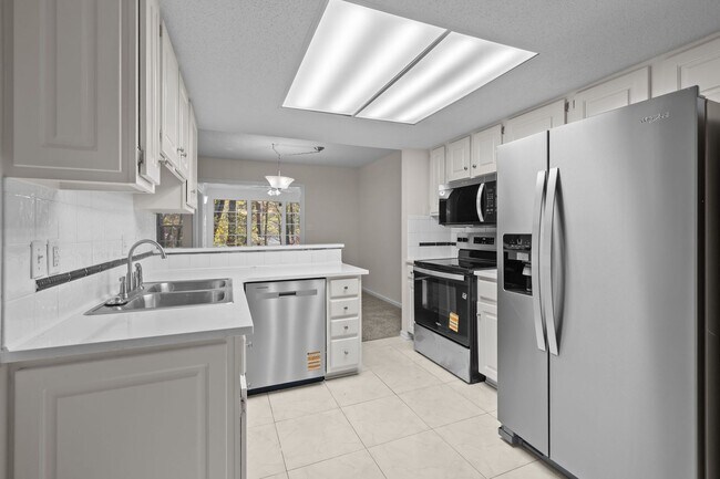 Foto del edificio - 9024 St Thomas Ln