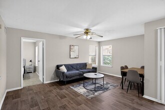 Building Photo - 126 Creekstone Cir