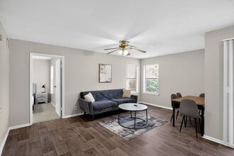 Building Photo - 126 Creekstone Cir