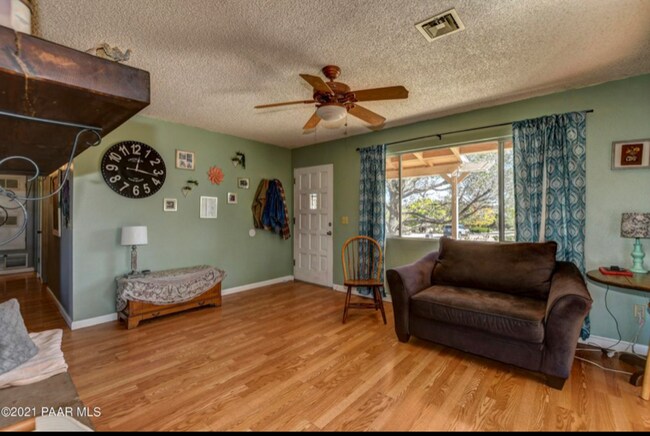 Building Photo - 2106 Kelmo Dr