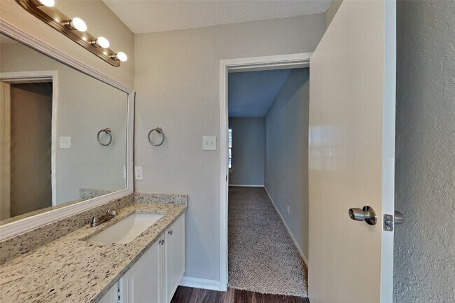 Foto del edificio - 15803 Maple Manor Dr