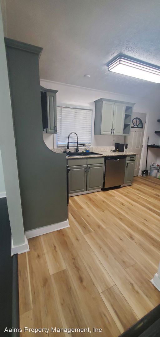 Building Photo - 3 br, 1.5 bath House - 1922 Rogers Drive