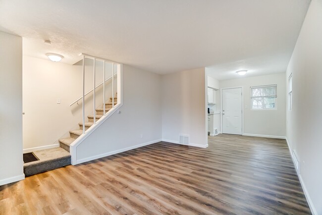 Building Photo - Rosedale Apartments