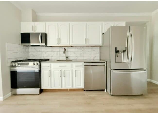 Building Photo - 621 2nd St