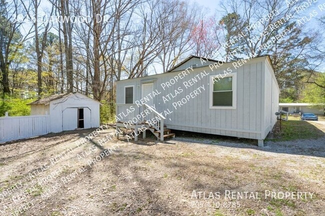 Building Photo - 3816 Oakwood Dr