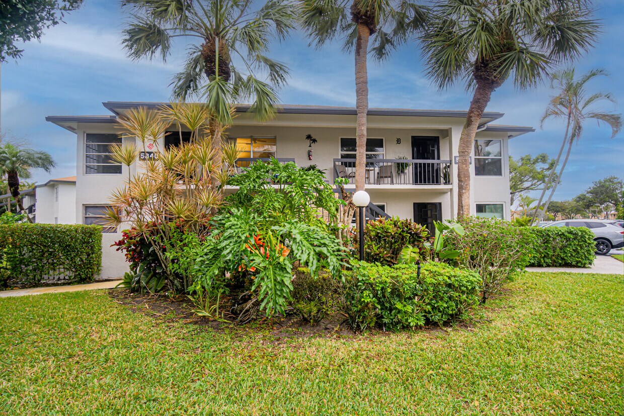 Primary Photo - 5840 Sugar Palm Ct