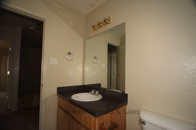 Building Photo - Don't Miss Out!