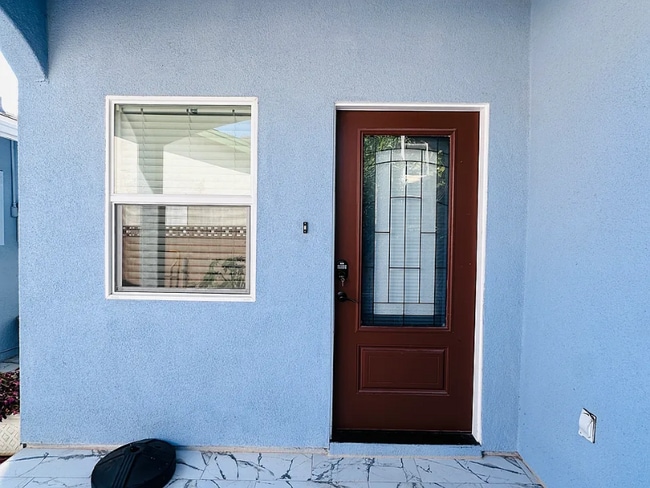 Building Photo - 9443 Lotus Dr