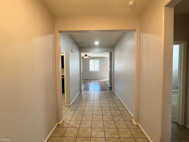 Building Photo - 3 br, 2.5 bath House - 16121 West Desert F...