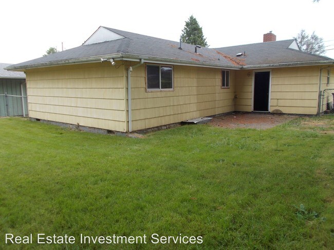 Building Photo - 3 br, 1 bath House - 6224 E 'B' St