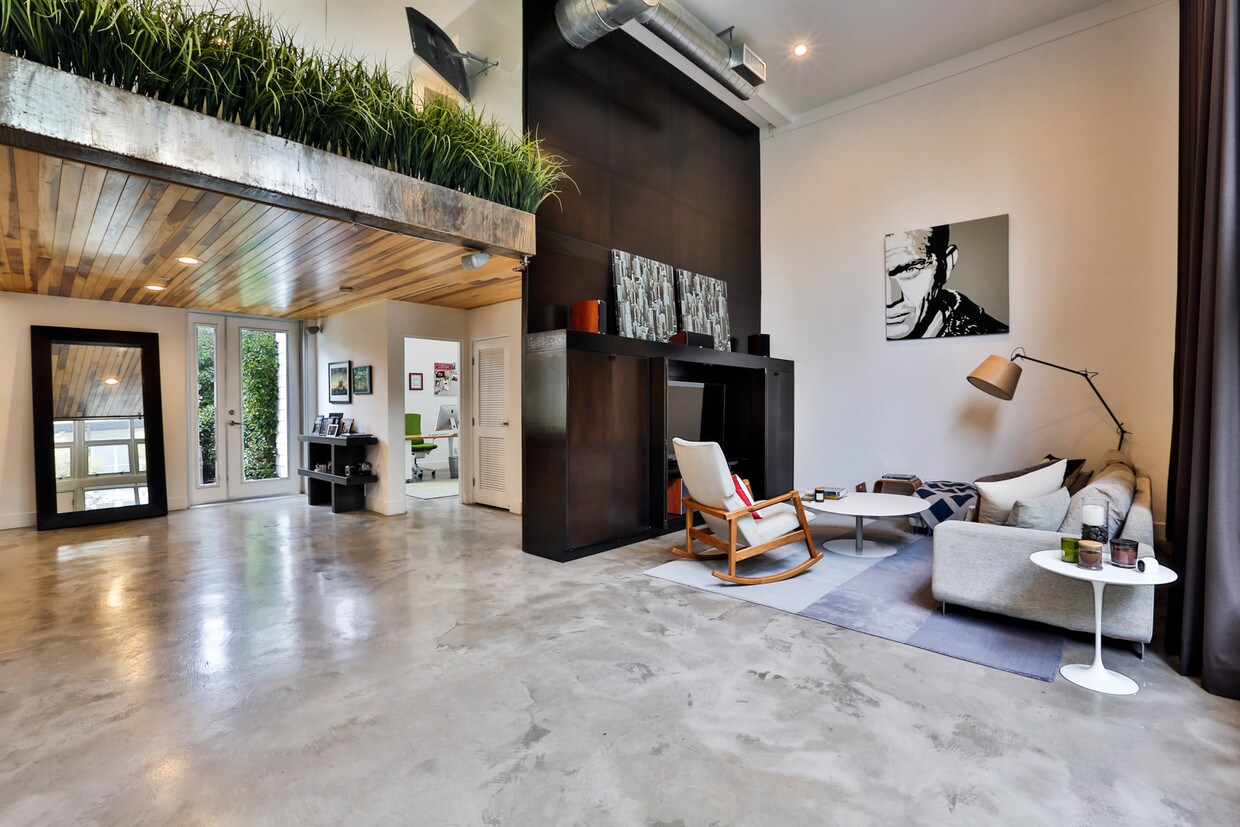 Foto principal - 1037 N Laurel Ave