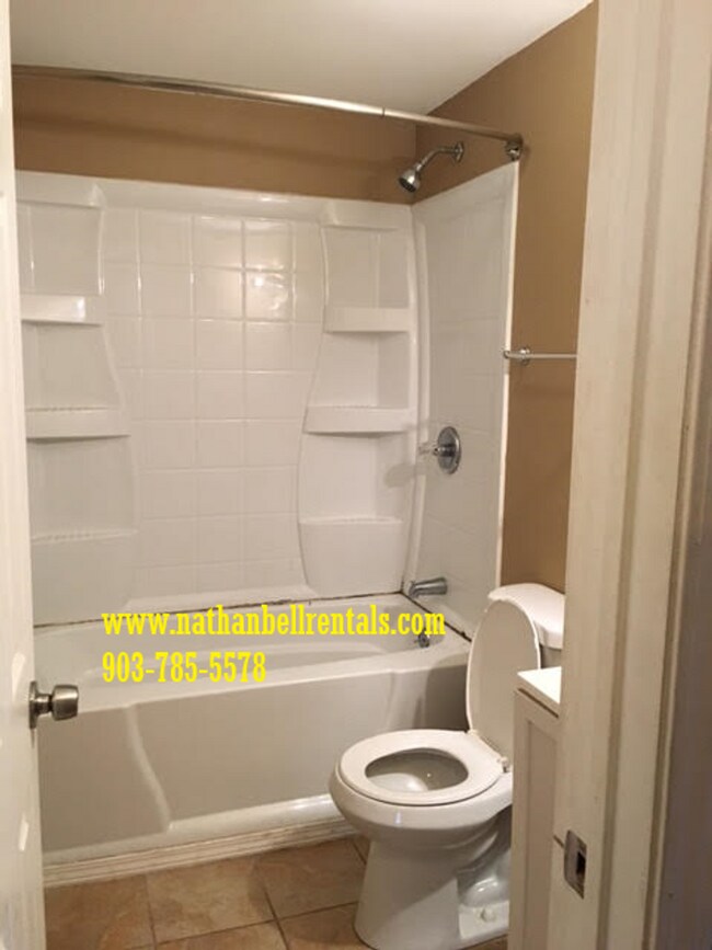 Foto del edificio - 2205 W. Kaufman
