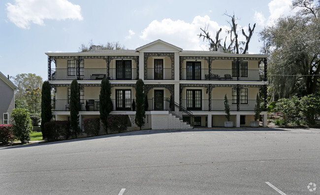 Foto del edificio - 715 N Calhoun St