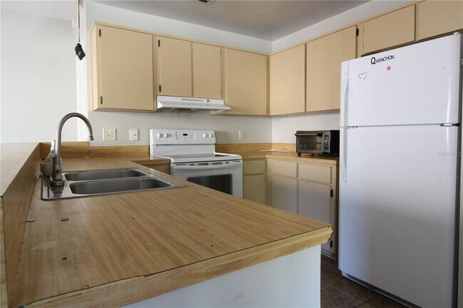Foto del edificio - 1375 Candlewyck Dr