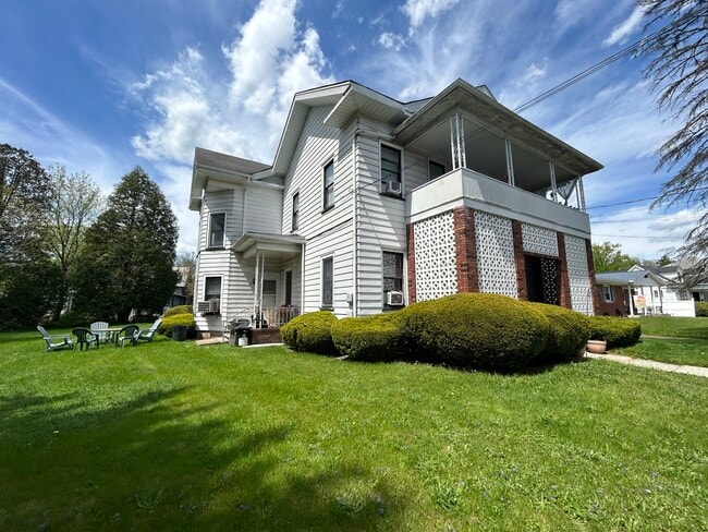 Building Photo - 691-693 Wyoming Avenue