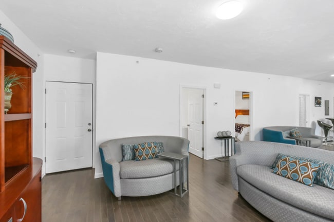 Building Photo - 15 Hawley St